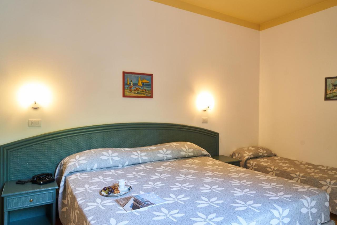 Aparthotel La Pineta Лидо-ди-Езоло Экстерьер фото