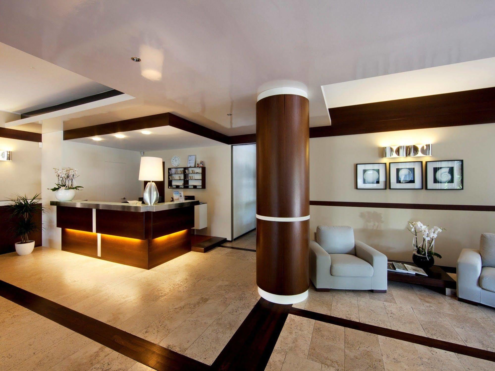 Aparthotel La Pineta Лидо-ди-Езоло Экстерьер фото